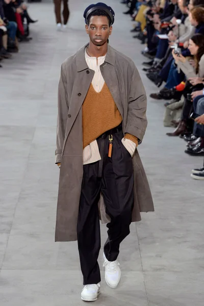 Look 30